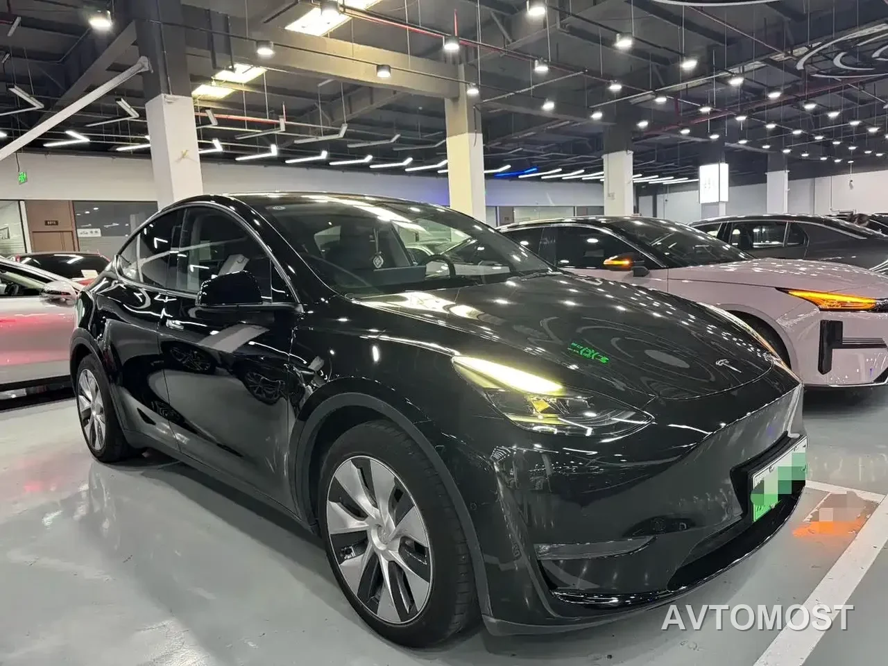 Tesla Model Y 2021 Standard Range Rear-Wheel Drive — фото 2