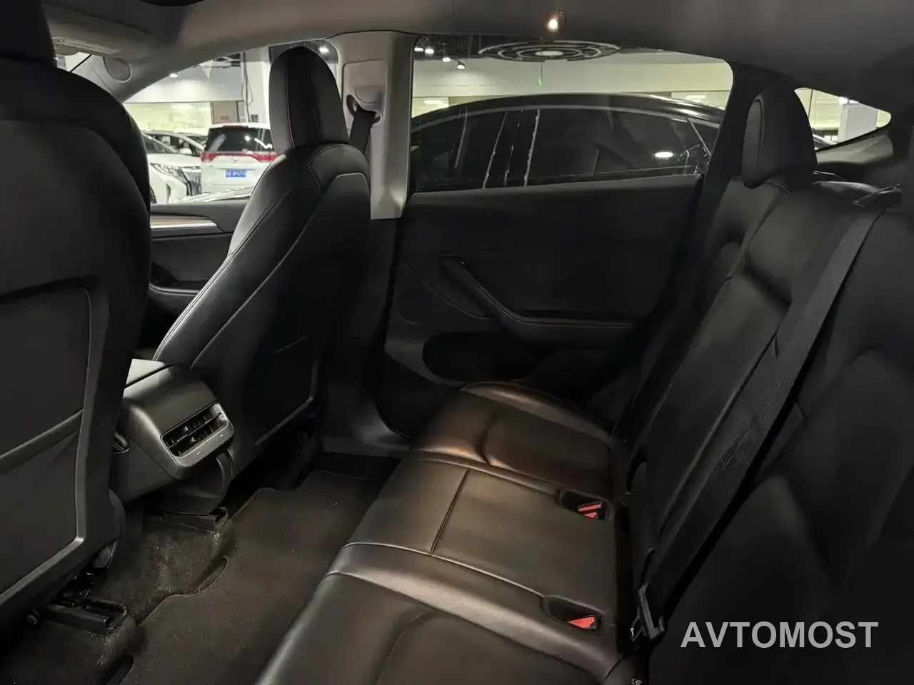 Tesla Model Y 2021 Standard Range Rear-Wheel Drive — фото 3