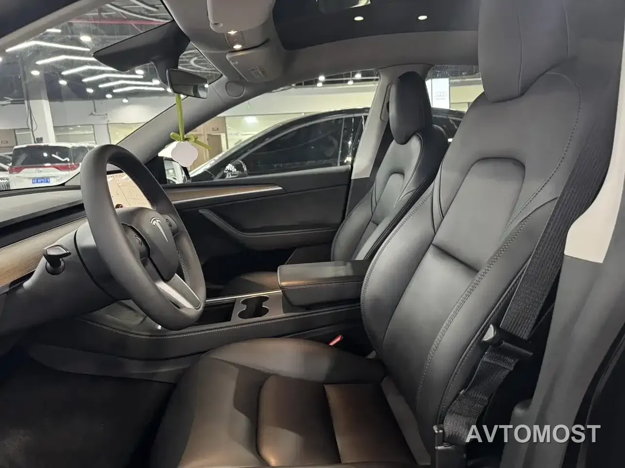 Tesla Model Y 2021 Standard Range Rear-Wheel Drive — фото 5