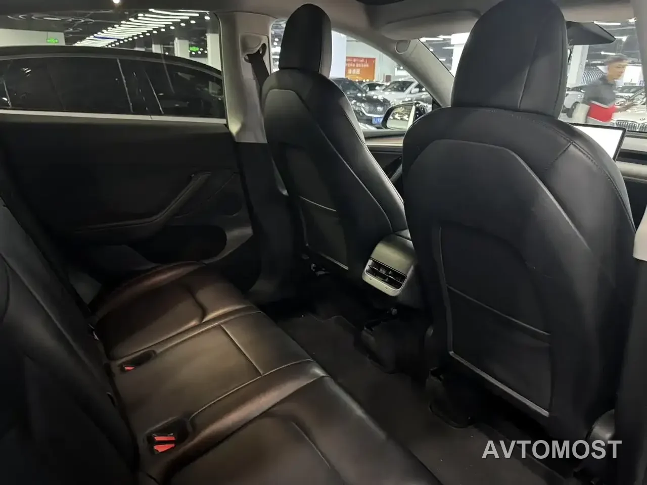 Tesla Model Y 2021 Standard Range Rear-Wheel Drive — фото 8