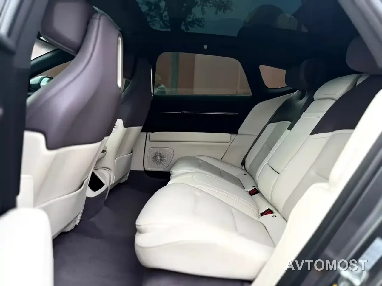 Avatr 12 2024 650 Triple Laser AWD Performance Edition — фото 9