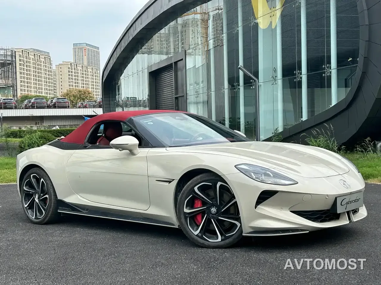 MG Cyberster 2024 520km Legend AWD Red Canopy Edition — фото 3
