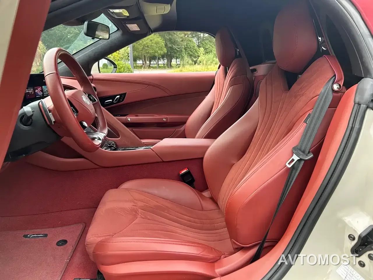 MG Cyberster 2024 520km Legend AWD Red Canopy Edition — фото 18