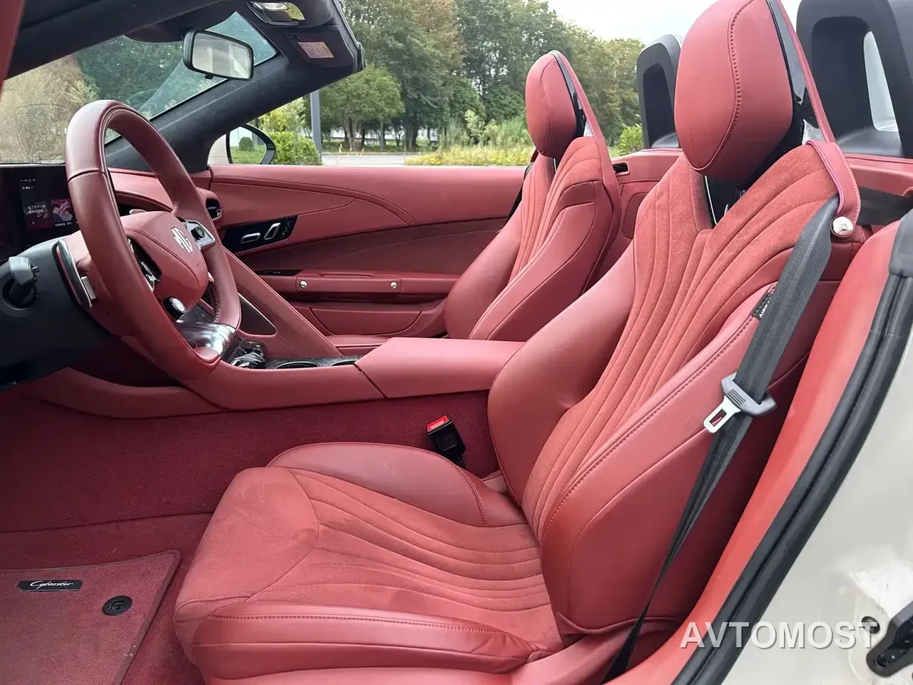 MG Cyberster 2024 520km Legend AWD Red Canopy Edition — фото 16