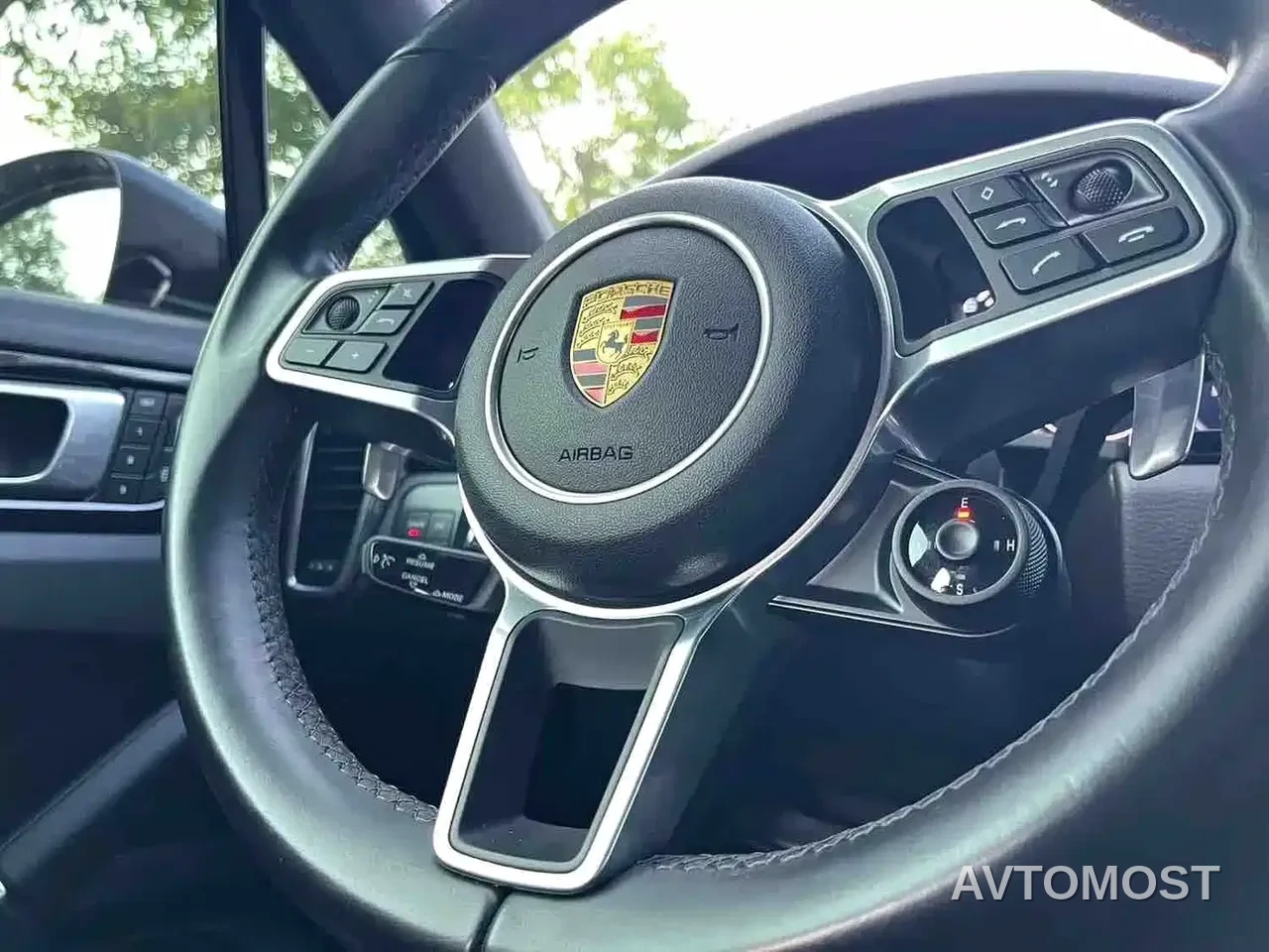 Porsche Cayenne New Energy 2022 Cayenne E-Hybrid 2.0T Platinum Edition — фото 11