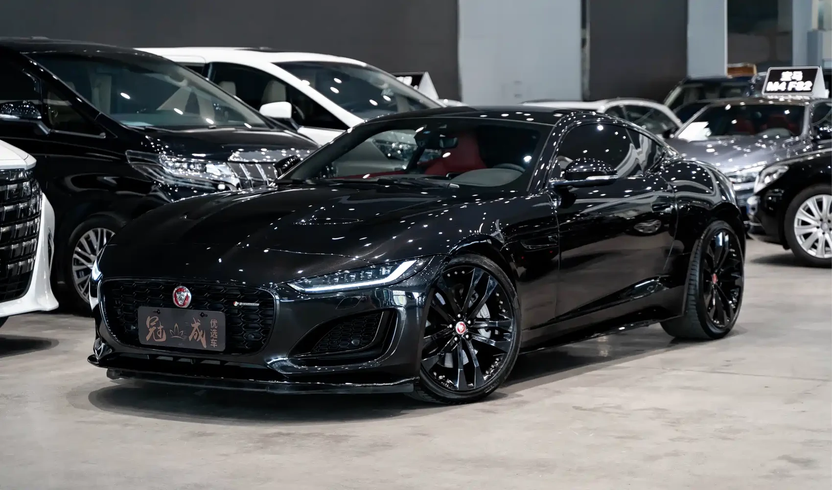 Jaguar F-TYPE 2022 P300 Hardtop R-DYNAMIC BLACK
