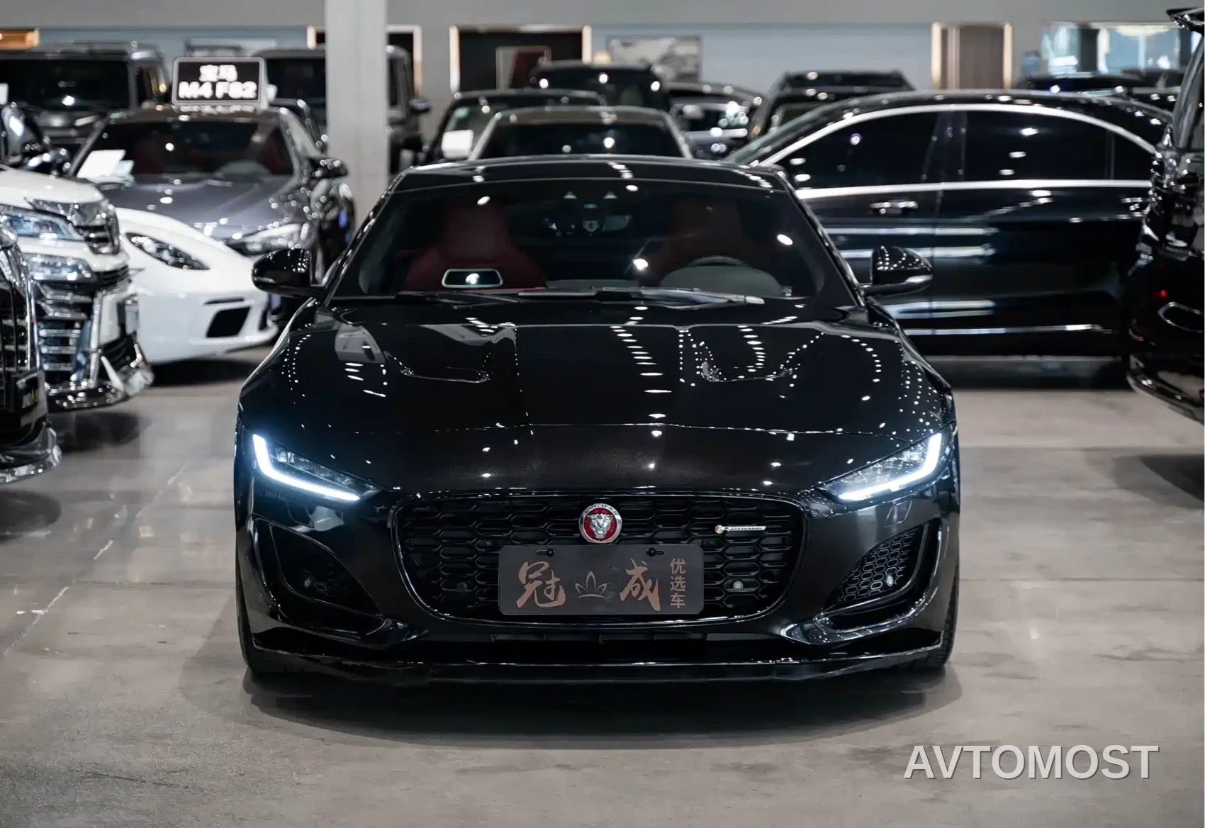 Jaguar F-TYPE 2022 P300 Hardtop R-DYNAMIC BLACK — фото 2