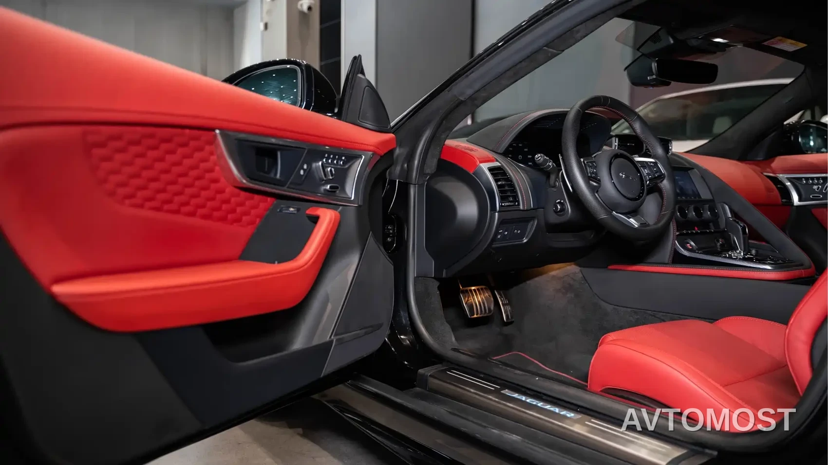 Jaguar F-TYPE 2022 P300 Hardtop R-DYNAMIC BLACK — фото 9