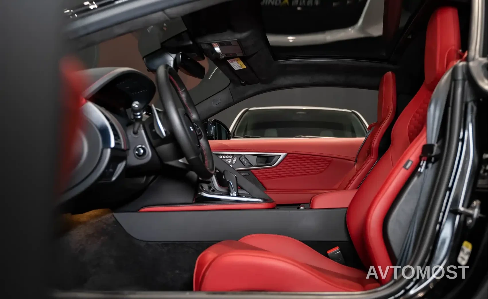 Jaguar F-TYPE 2022 P300 Hardtop R-DYNAMIC BLACK — фото 10