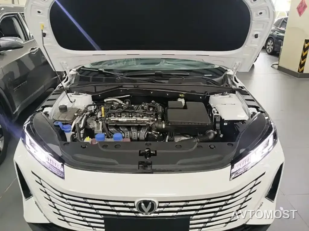 Changan Eado PHEV 2025 Smart New Blue Whale 145KM Battleship Edition — фото 9