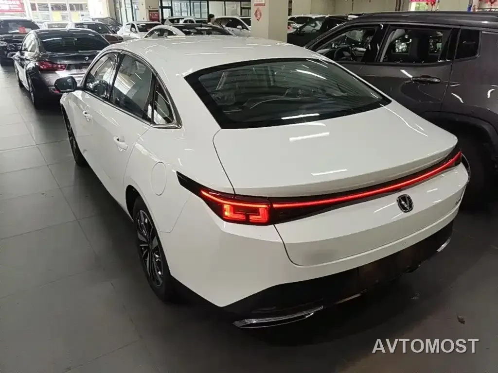 Changan Eado PHEV 2025 Smart New Blue Whale 145KM Battleship Edition — фото 15