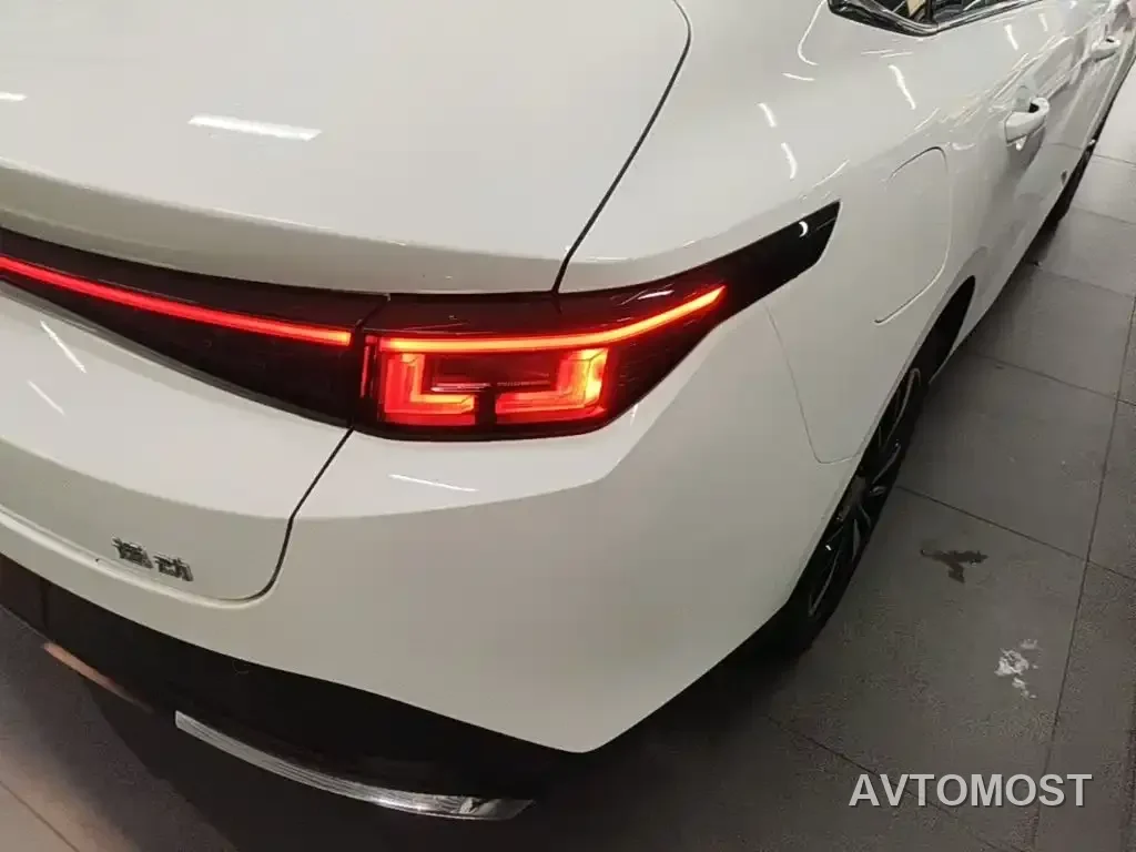 Changan Eado PHEV 2025 Smart New Blue Whale 145KM Battleship Edition — фото 16