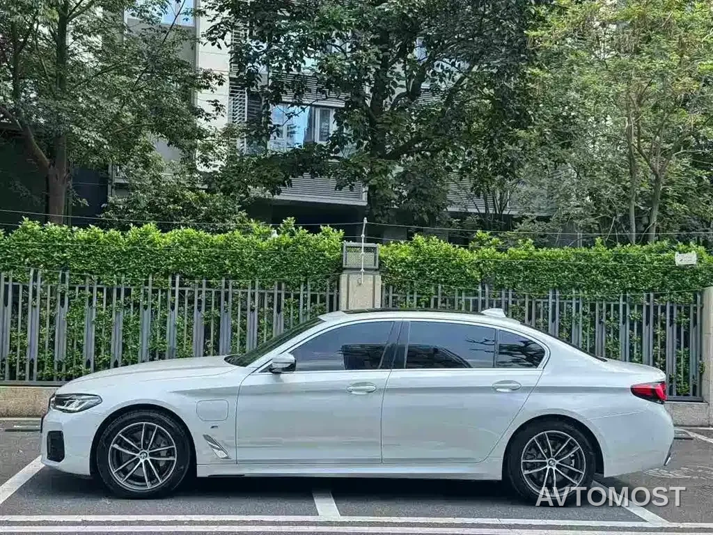 BMW 5 Series New Energy 2021 535Le M Sport Package — фото 2