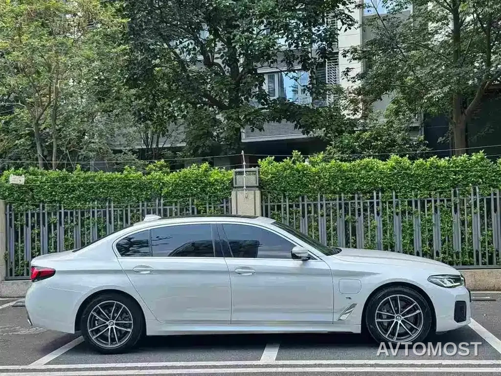 BMW 5 Series New Energy 2021 535Le M Sport Package — фото 4