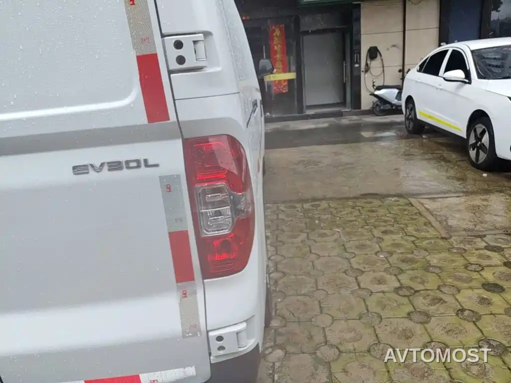 SAIC Maxus EV30 2023 Pure Electric Intelligent Logistics Expert Long Wheelbase Gotion — фото 21