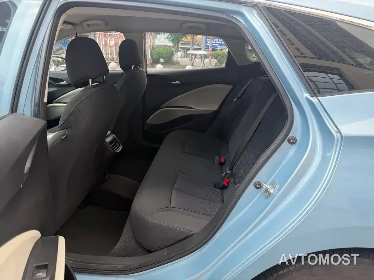 Buick Velite 6 2020 Plug-in Hybrid Connected Fashion Edition — фото 5