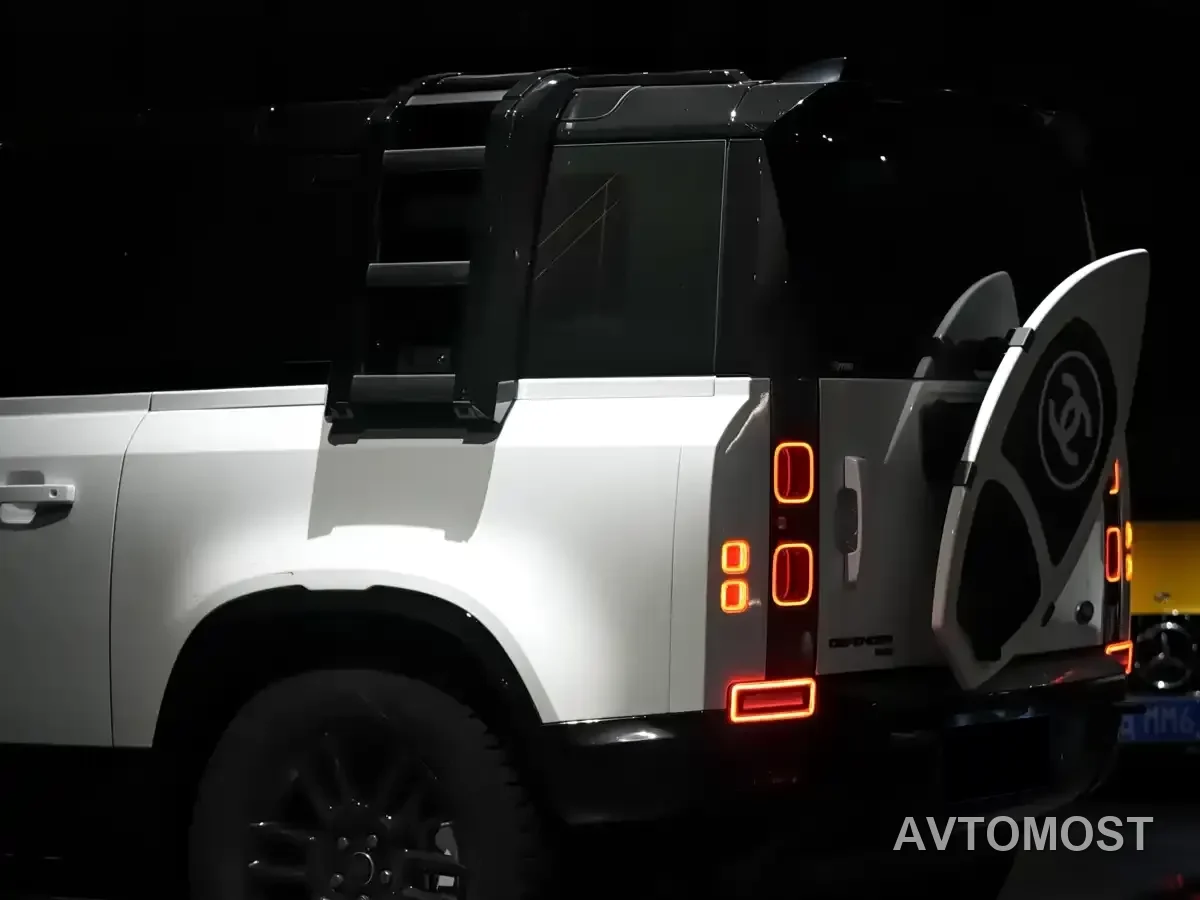 Land Rover Defender 2021 90 P400 X-DYNAMIC S — фото 5