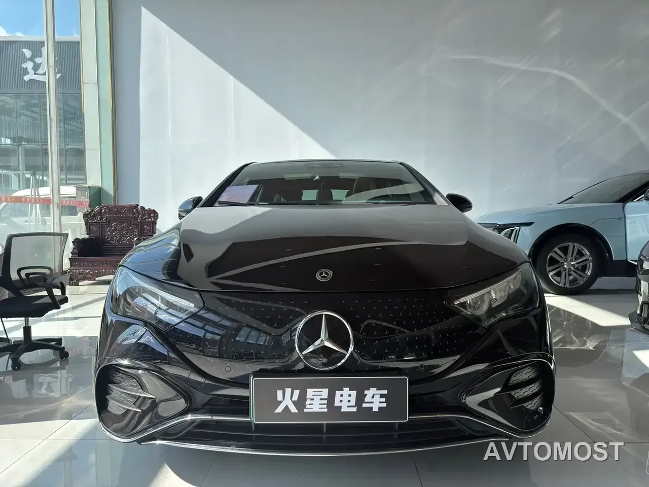 Mercedes-Benz EQE 2022 350 Luxury Edition — фото 11