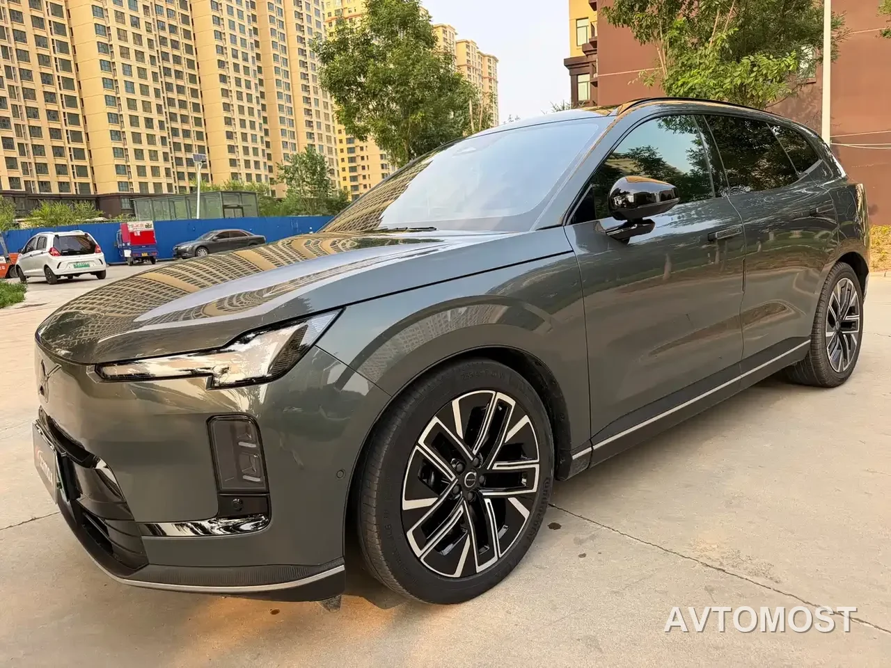 Volvo XC70 Plug-in Hybrid 2026 AWD Extended Range Core — фото 5