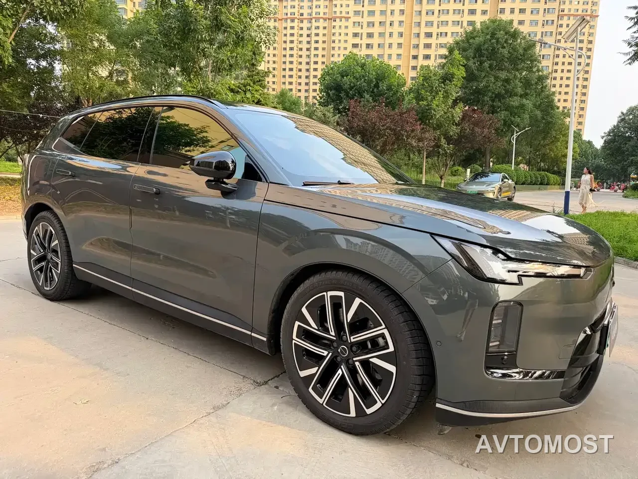 Volvo XC70 Plug-in Hybrid 2026 AWD Extended Range Core — фото 4