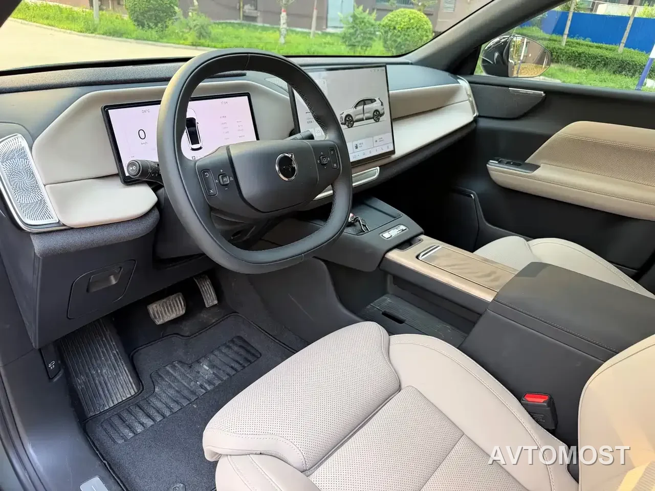 Volvo XC70 Plug-in Hybrid 2026 AWD Extended Range Core — фото 12