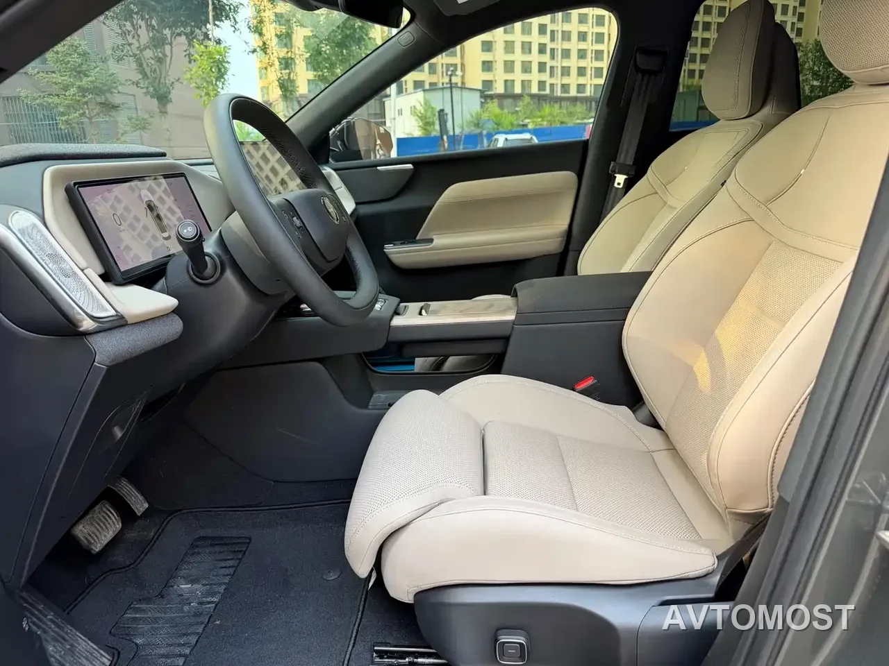Volvo XC70 Plug-in Hybrid 2026 AWD Extended Range Core — фото 15