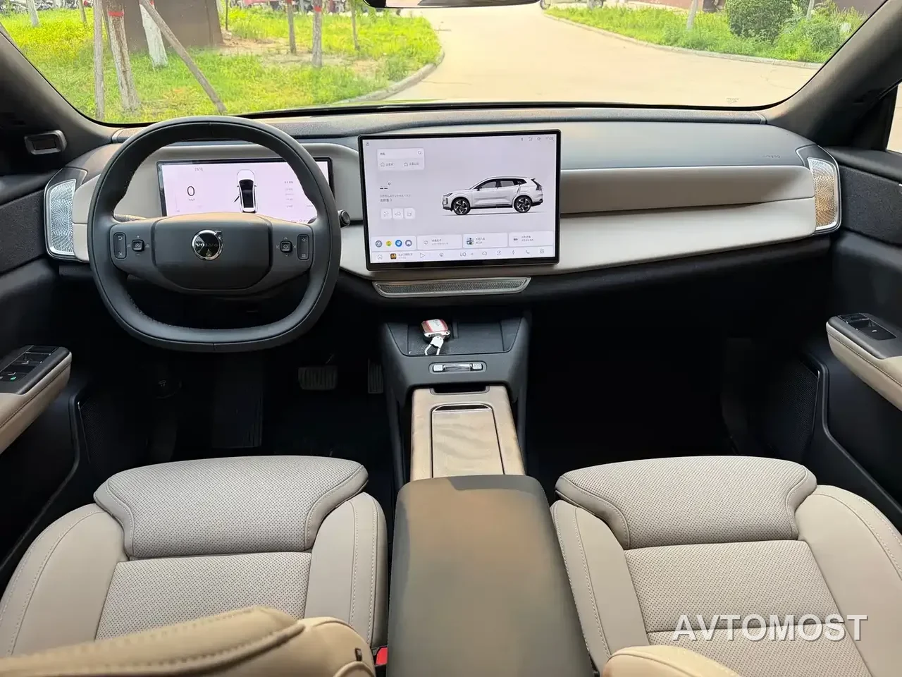 Volvo XC70 Plug-in Hybrid 2026 AWD Extended Range Core — фото 10