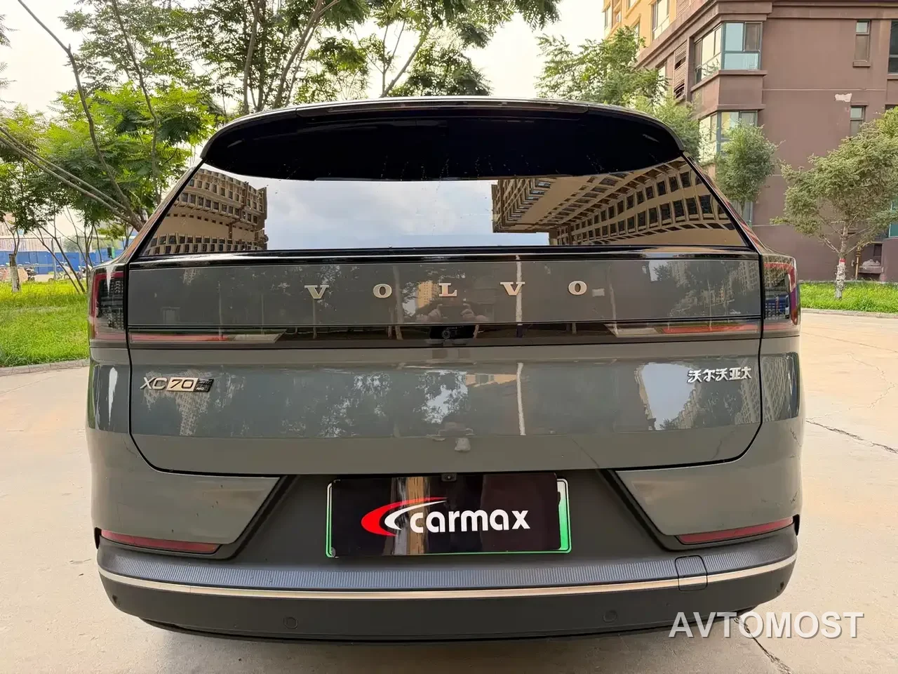 Volvo XC70 Plug-in Hybrid 2026 AWD Extended Range Core — фото 8