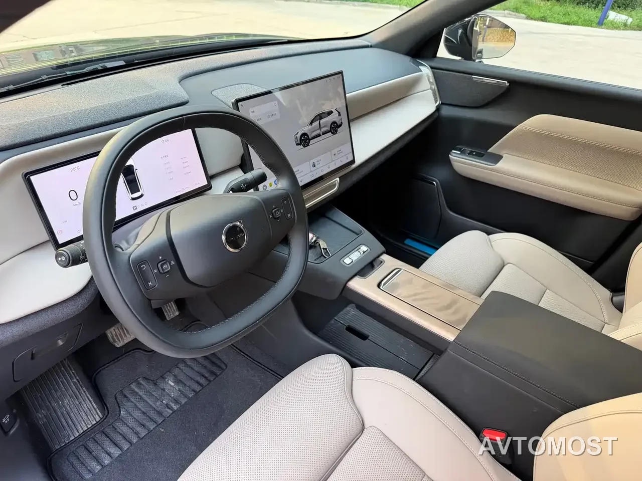 Volvo XC70 Plug-in Hybrid 2026 AWD Extended Range Core — фото 11