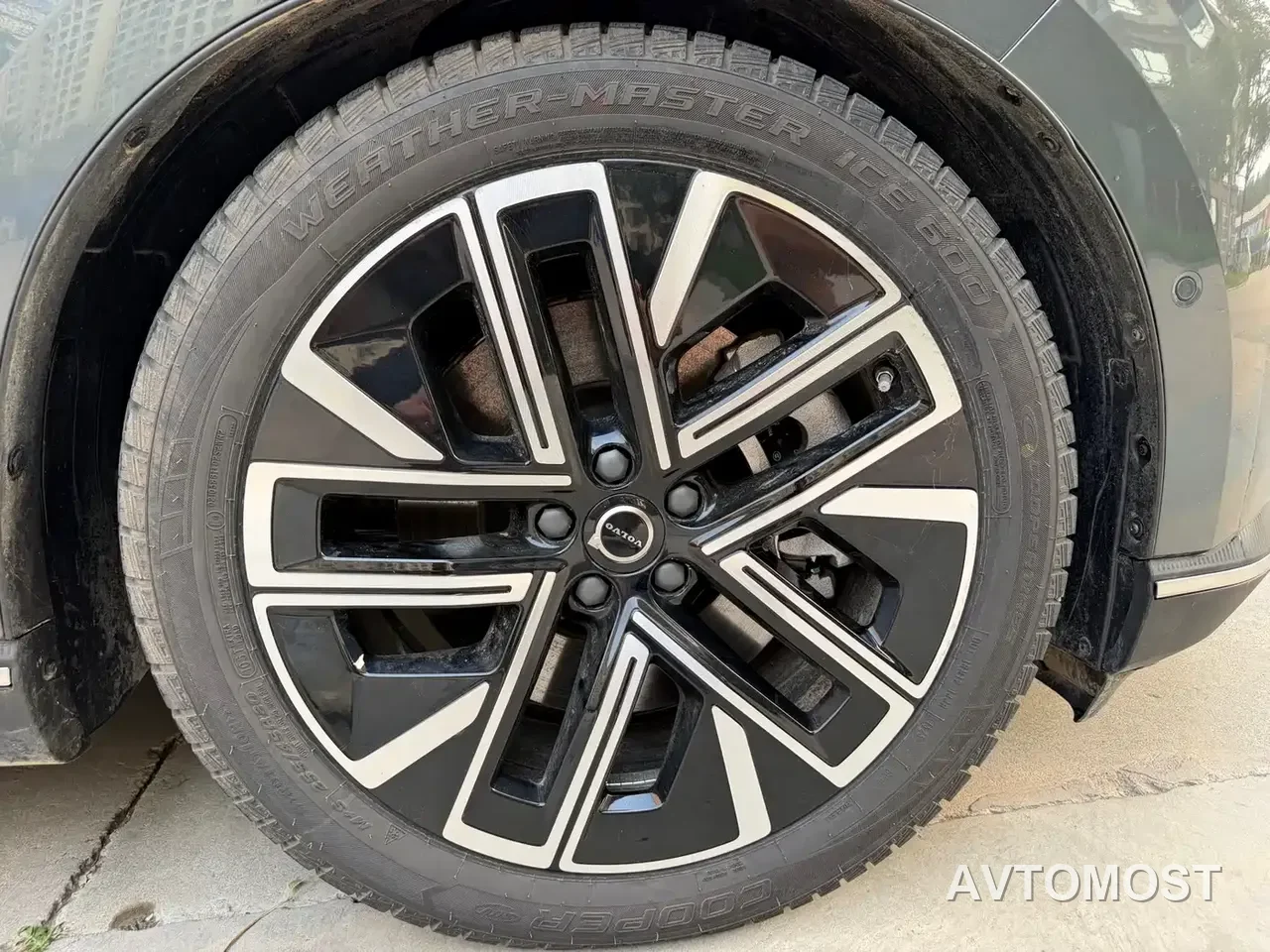 Volvo XC70 Plug-in Hybrid 2026 AWD Extended Range Core — фото 2