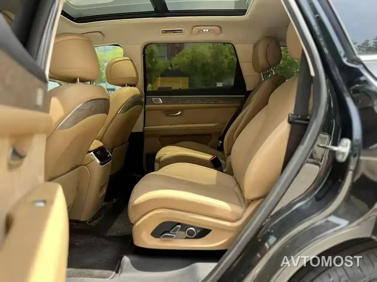 AITO M7 2022 1.5T AWD Luxury Edition — фото 9