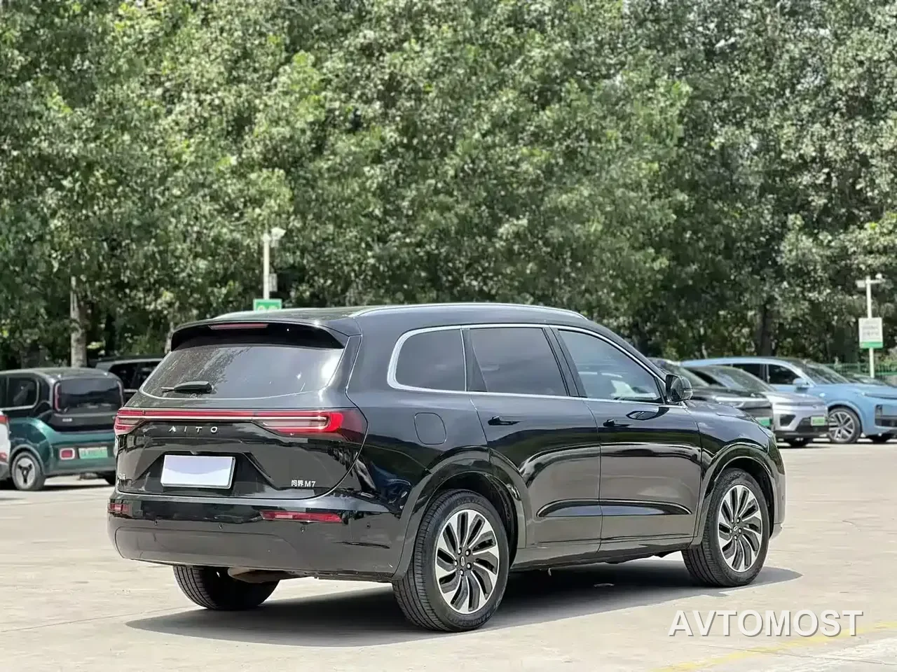 AITO M7 2022 1.5T AWD Luxury Edition — фото 3