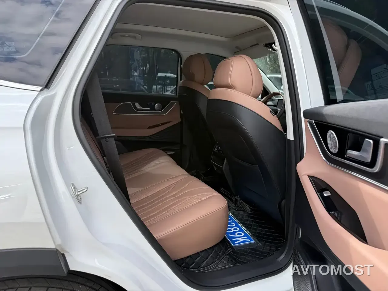 Chery Tiggo 8L 2025 Model Year 2.0T 2WD Rainbow Edition 5-Seater — фото 16