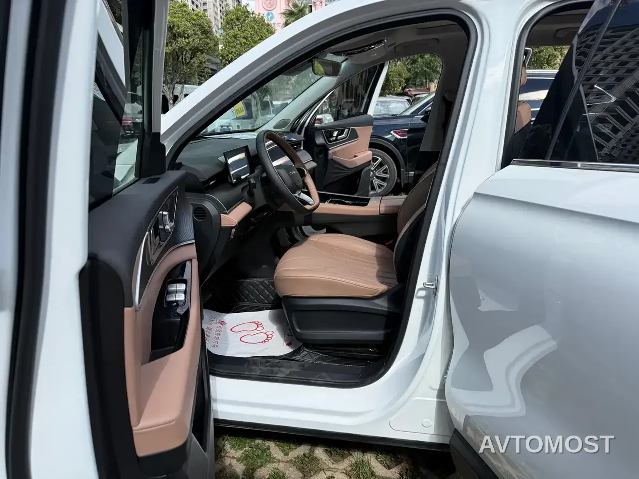 Chery Tiggo 8L 2025 Model Year 2.0T 2WD Rainbow Edition 5-Seater — фото 7