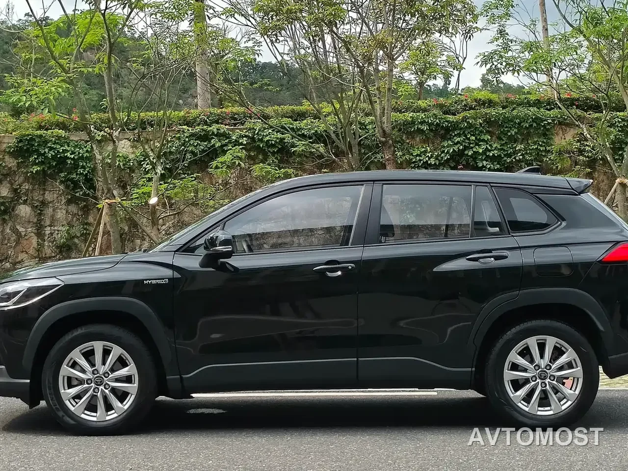Toyota Corolla Cross 2023 Hybrid 2.0L Pioneer Edition — фото 4