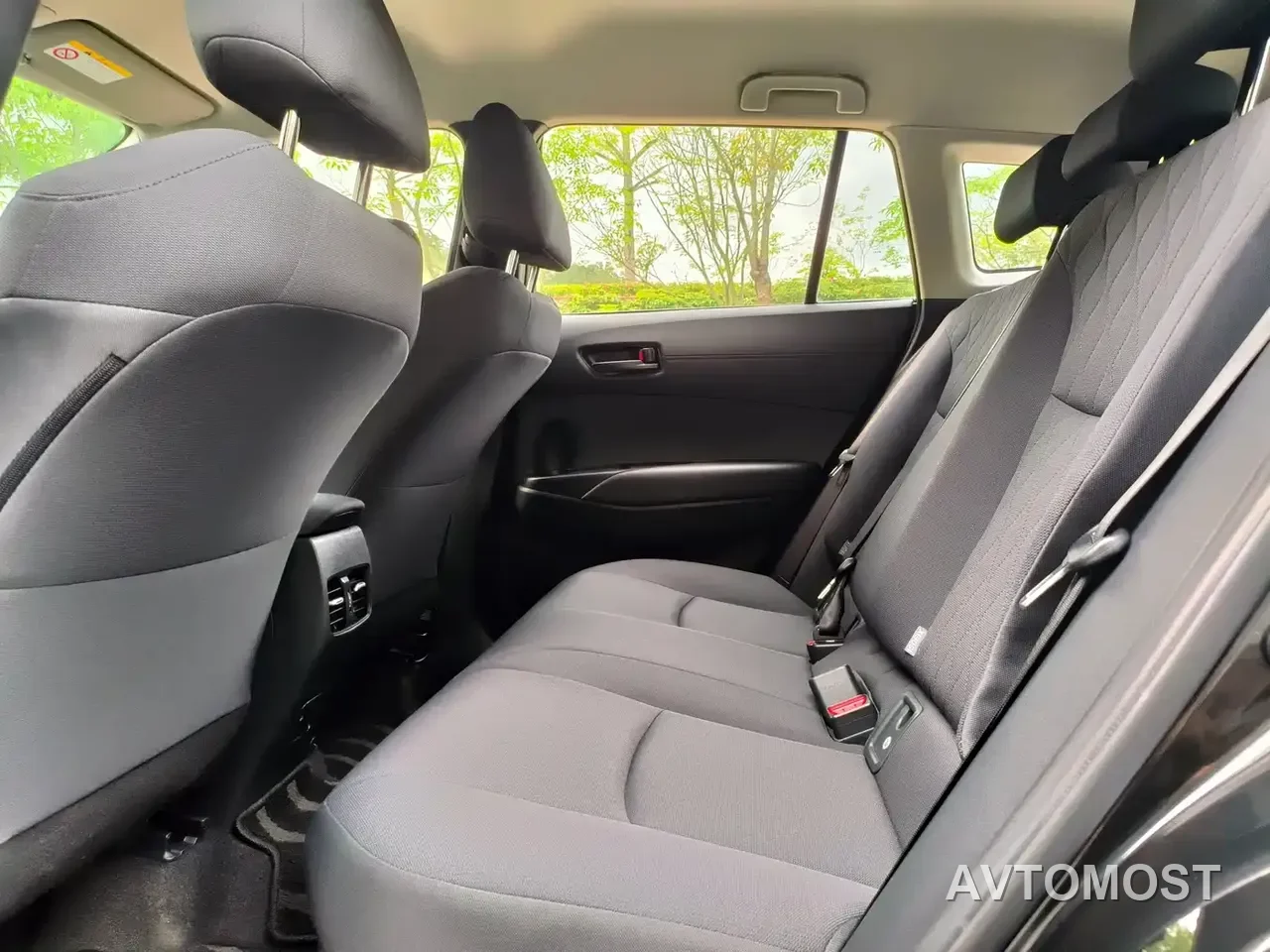 Toyota Corolla Cross 2023 Hybrid 2.0L Pioneer Edition — фото 7