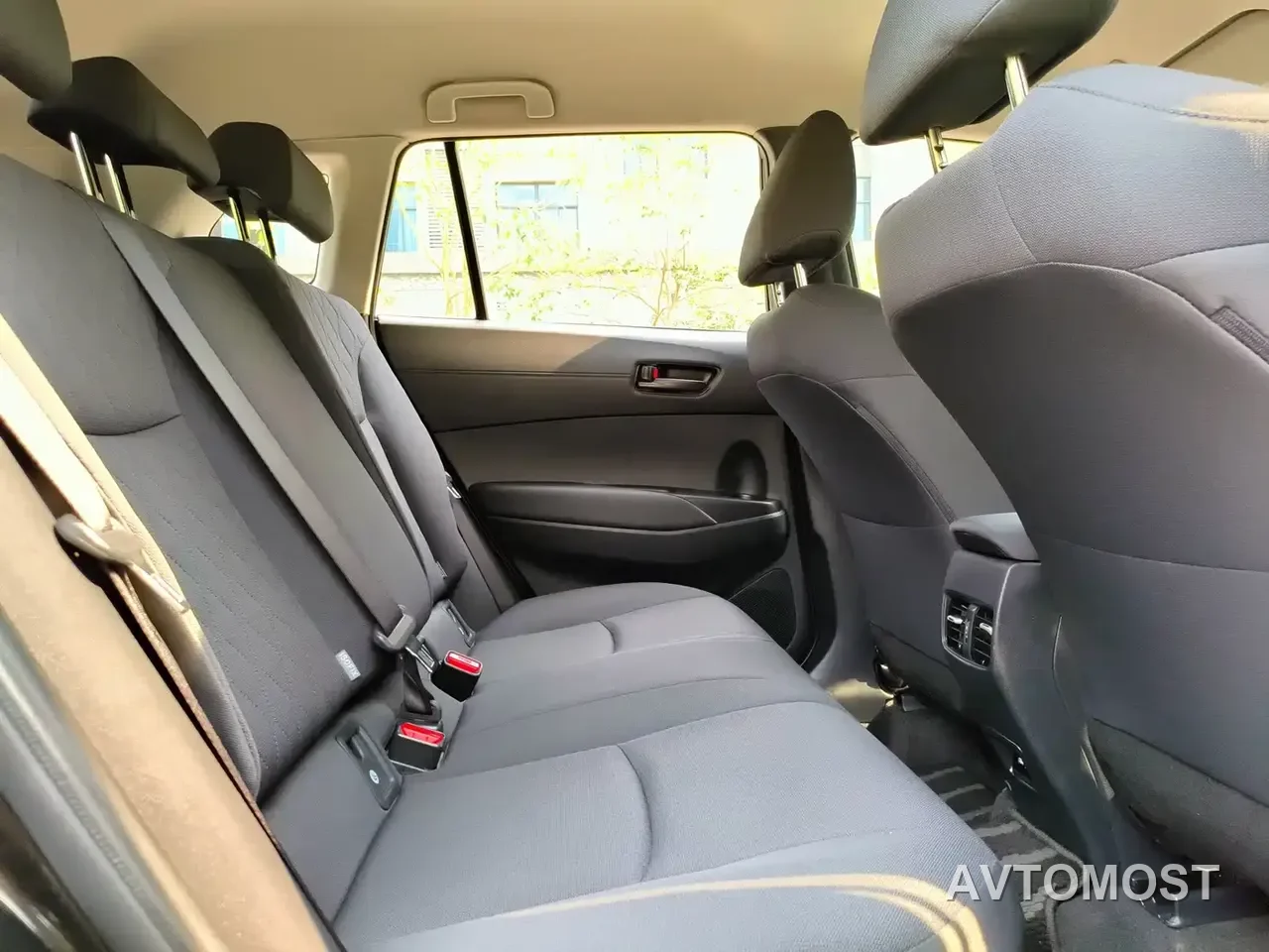 Toyota Corolla Cross 2023 Hybrid 2.0L Pioneer Edition — фото 9