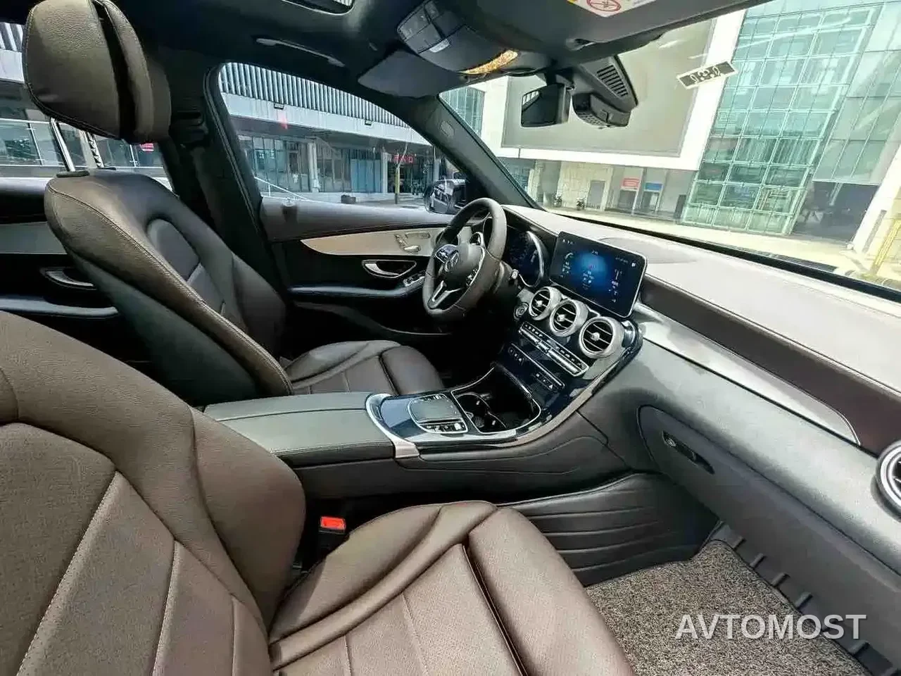 Mercedes-Benz GLC 2022 Model GLC 260 L 4MATIC Dynamic Edition — фото 6