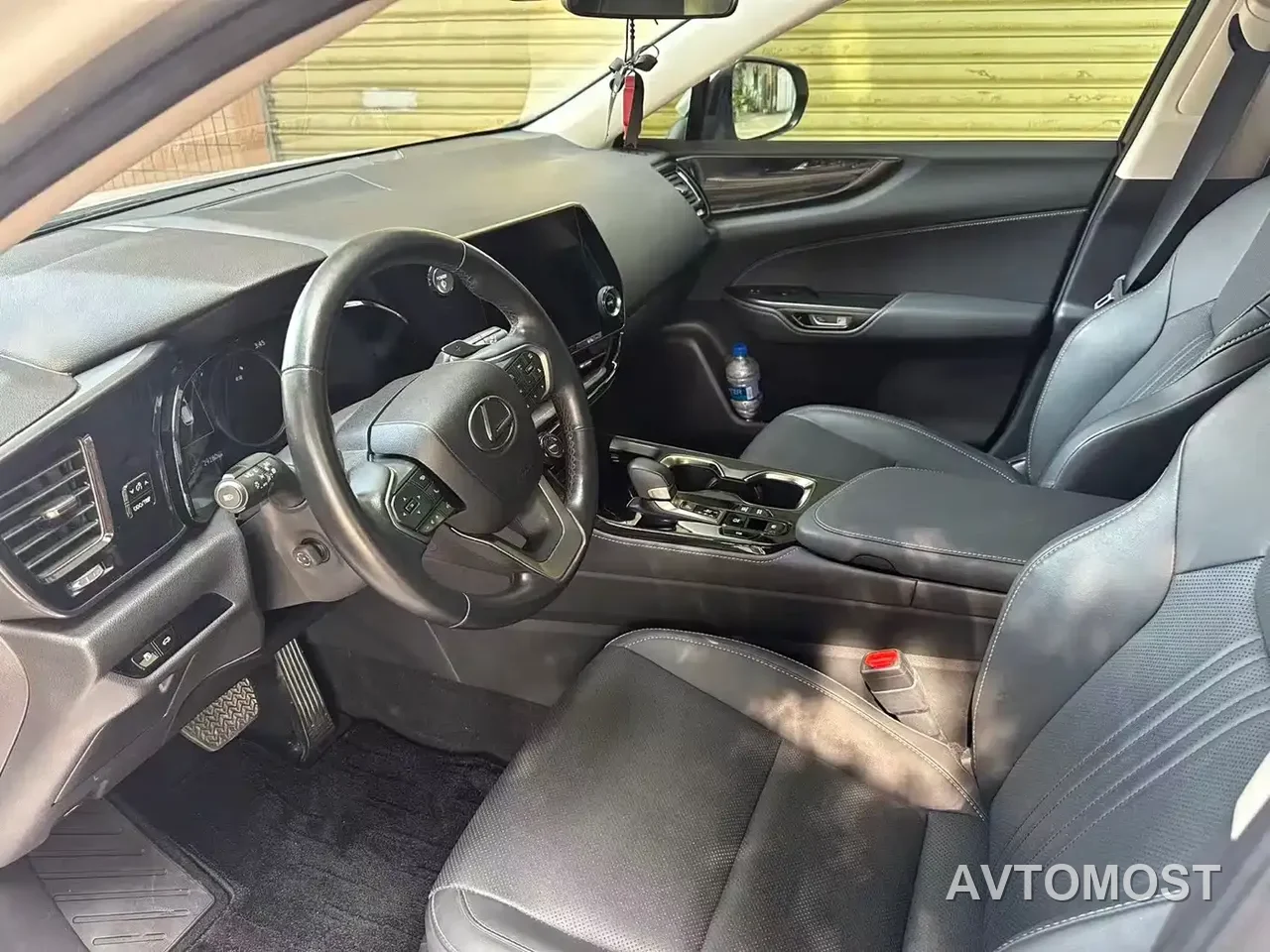 Lexus NX New Energy 2022 400h+ Premium Edition — фото 5
