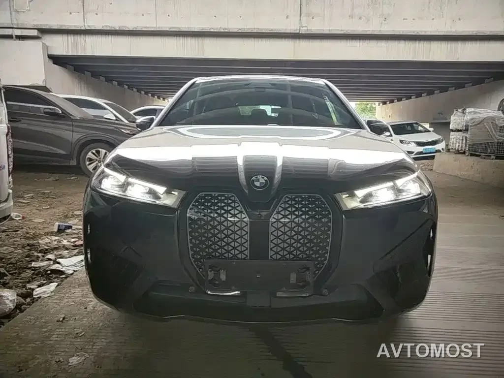 BMW iX 2022 xDrive40 — фото 1