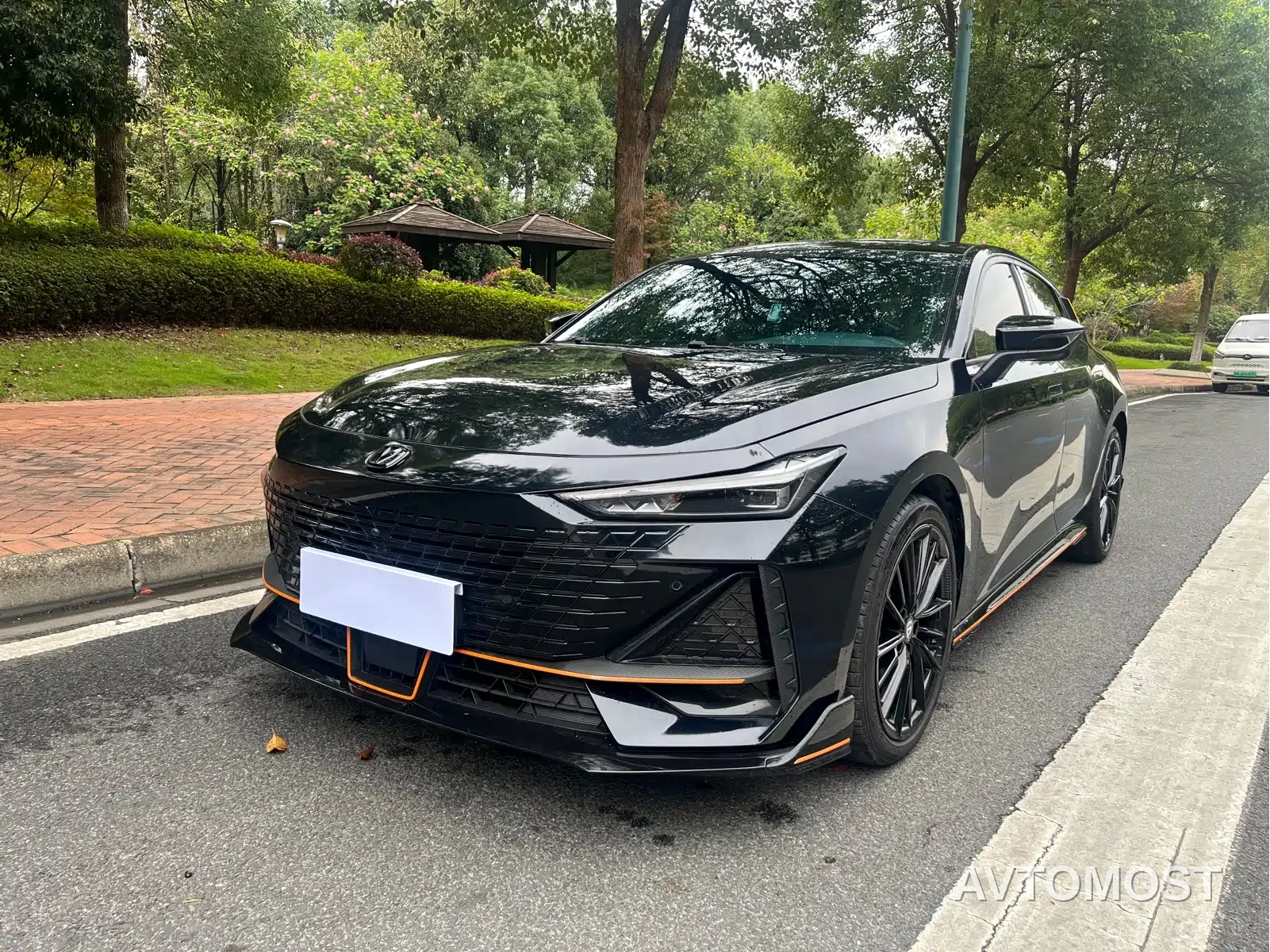 Changan UNI-V 2022 1.5T Sport Edition — фото 1