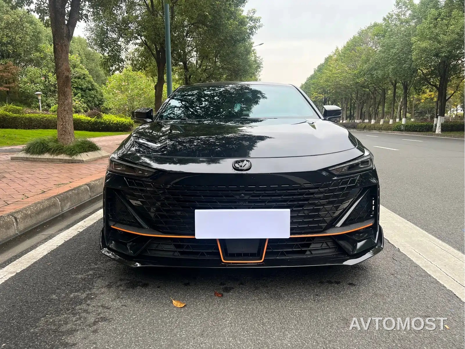 Changan UNI-V 2022 1.5T Sport Edition — фото 2