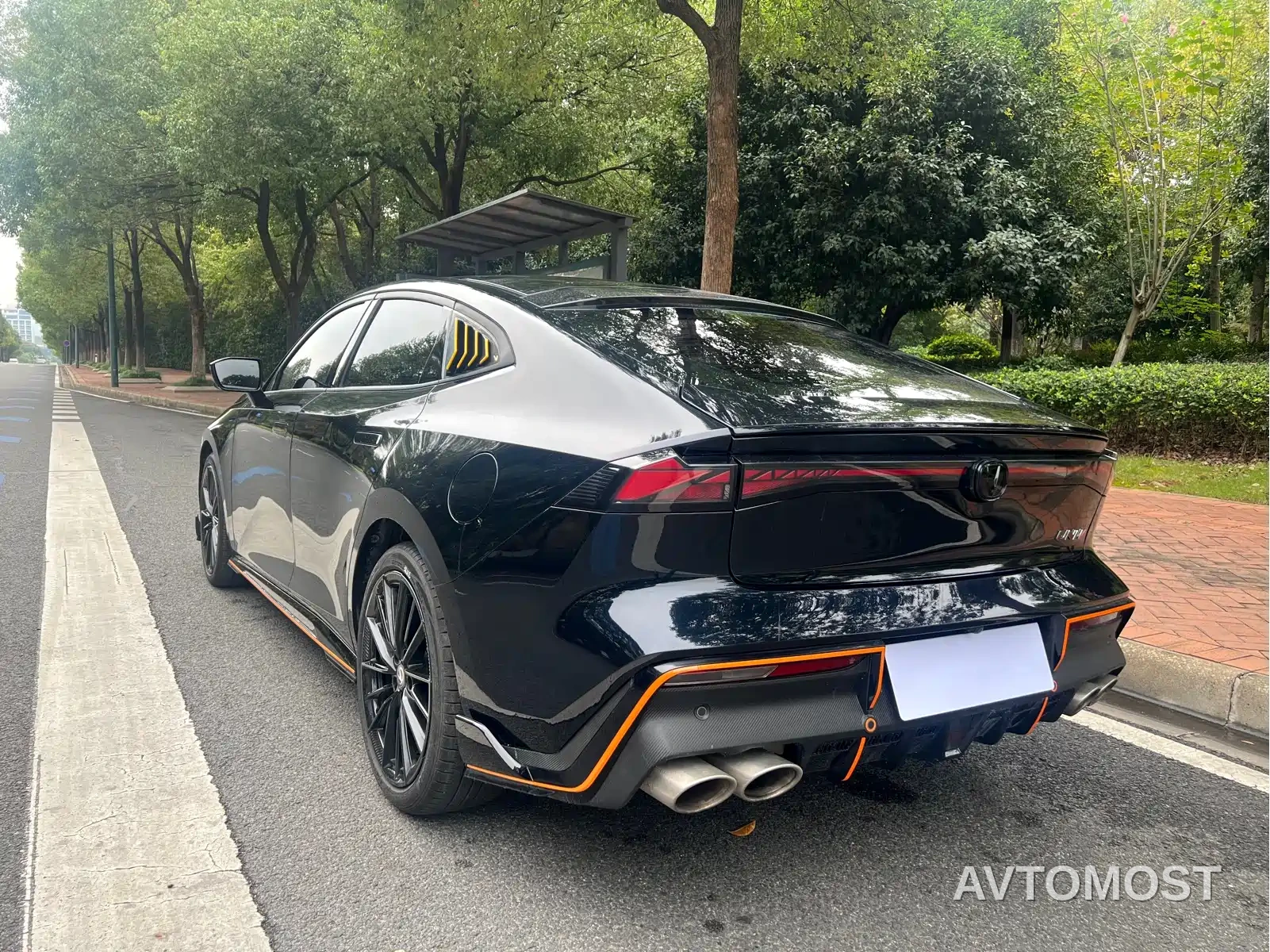 Changan UNI-V 2022 1.5T Sport Edition — фото 5