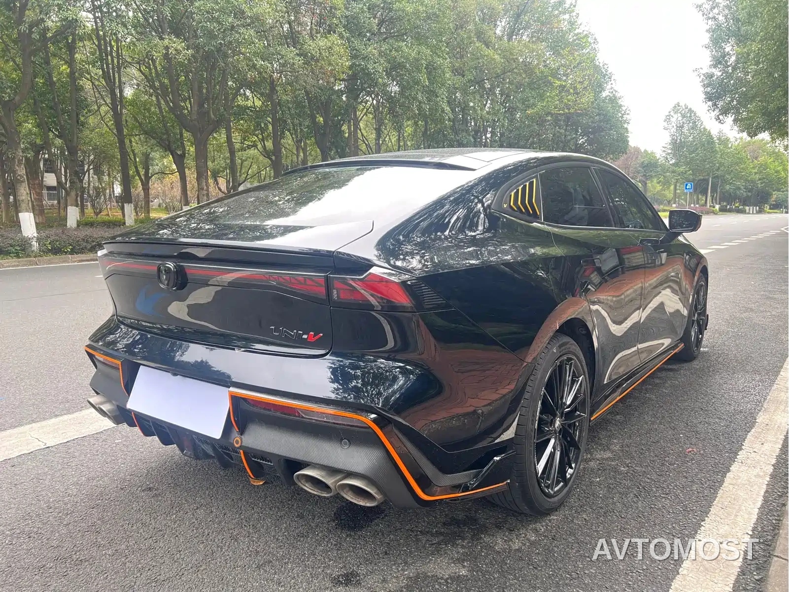 Changan UNI-V 2022 1.5T Sport Edition — фото 6