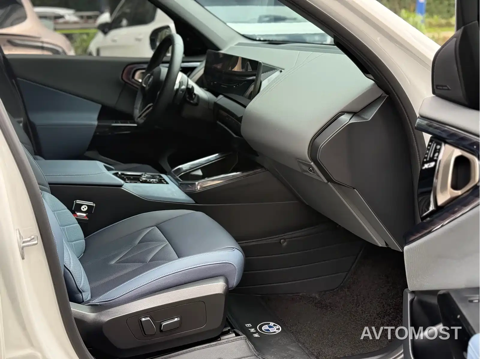 BMW X3 2025 xDrive30L Premium Model M Sport Black Package — фото 6