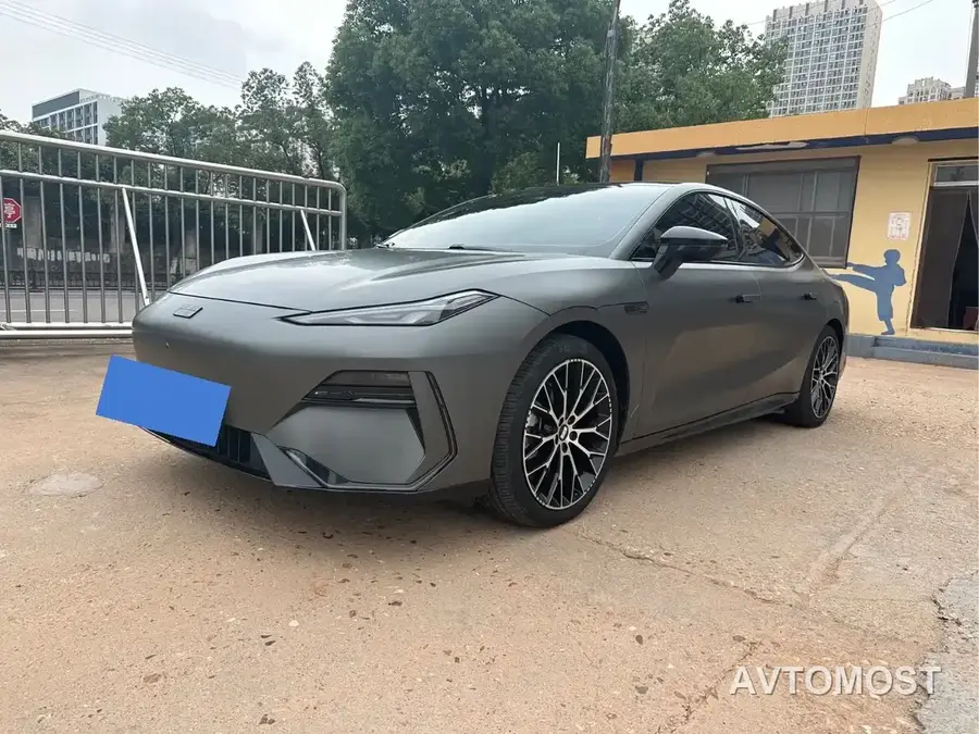 Geely Galaxy E8 2024 Model 620km AWD Soaring Dragon Edition