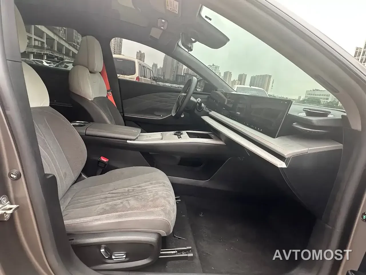 Geely Galaxy E8 2024 Model 620km AWD Soaring Dragon Edition — фото 3