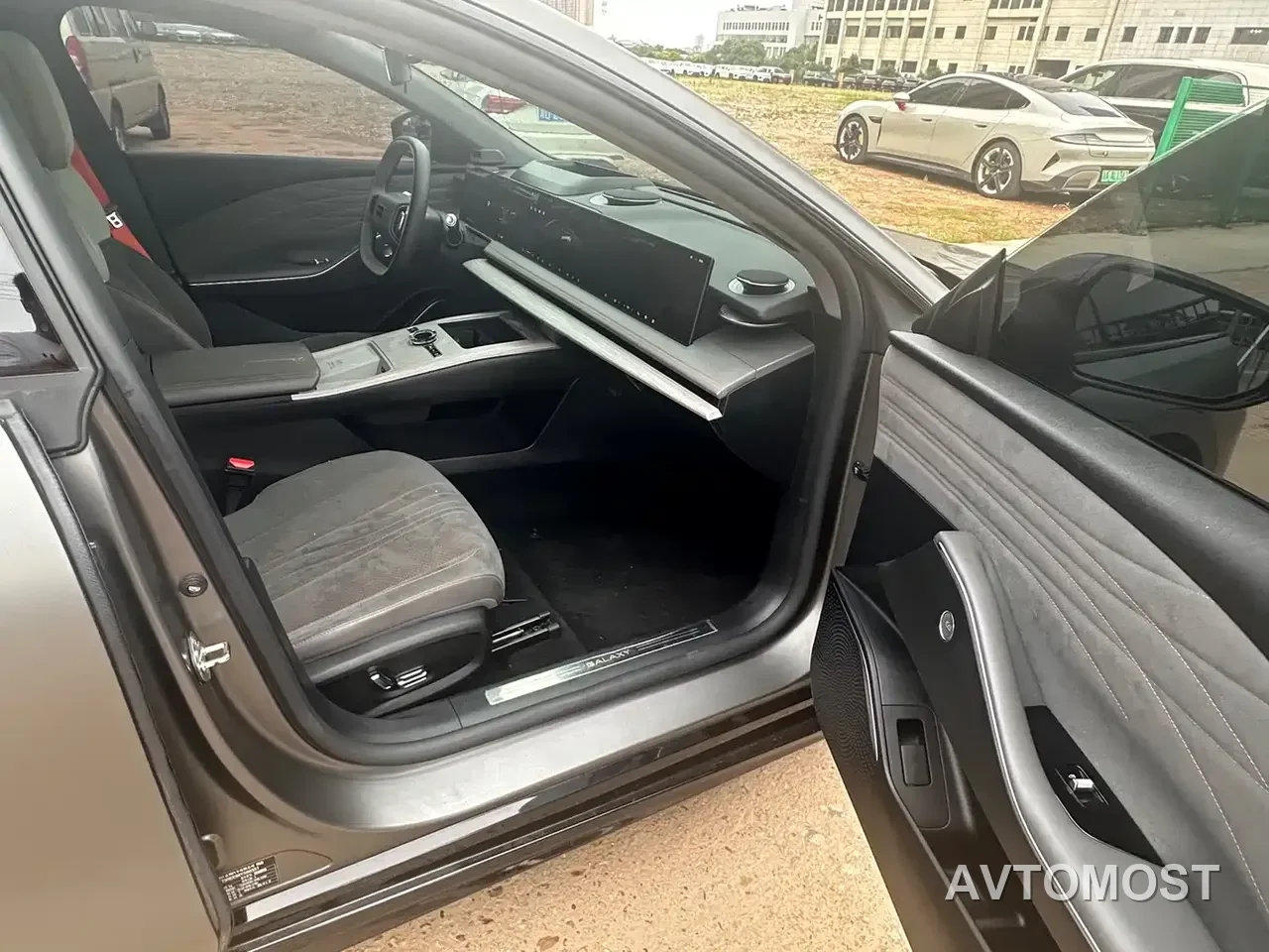 Geely Galaxy E8 2024 Model 620km AWD Soaring Dragon Edition — фото 4