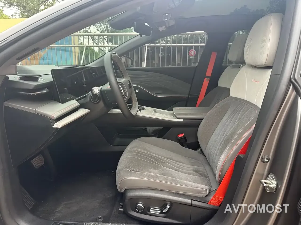 Geely Galaxy E8 2024 Model 620km AWD Soaring Dragon Edition — фото 8