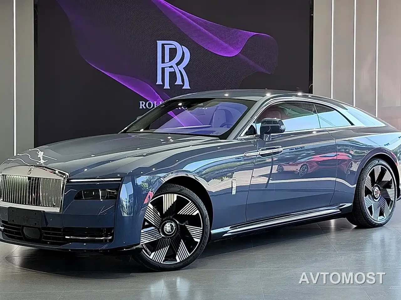 Rolls-Royce Spectre 2024 Standard Model — фото 1